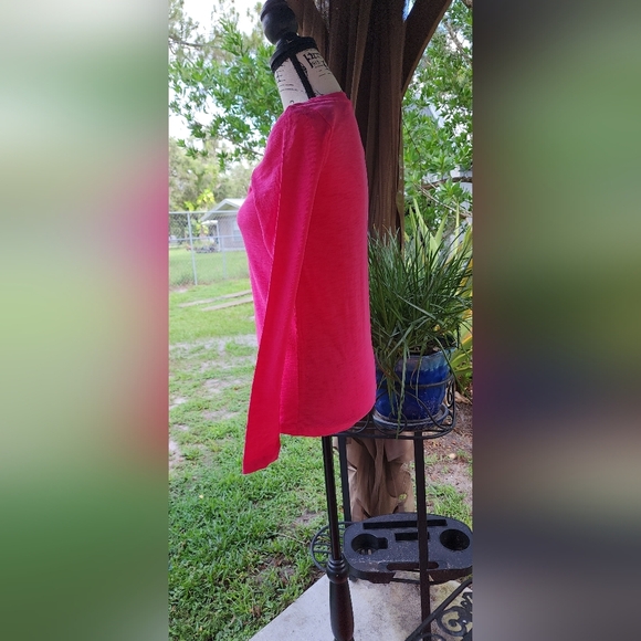 J. Crew Vibrant Pink Girlfriend Tee - Picture 3 of 6